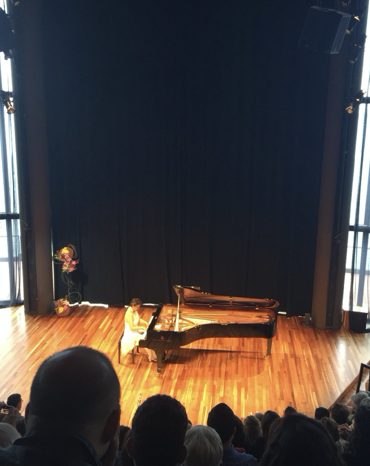 Solo Recital with a full house at the Amphitheater of the Teatro del Lago in January 2018, Frutillar, Chile.